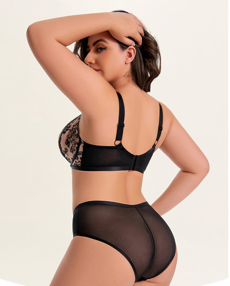 Plus-Size Women's Bra & Panty Set — Slimming & Anti-Sagging, Lifting & Centering, Underwire Support, Floral Lace Bra